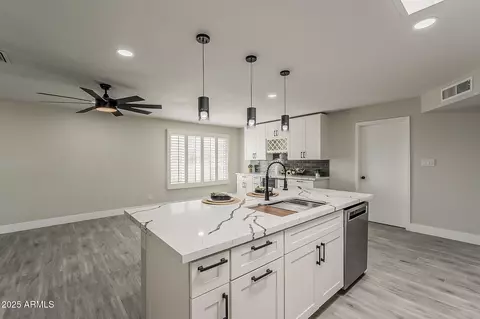 Kitchen - 2039 E Stanford Dr, Tempe, AZ 85283 photo 6 of 7