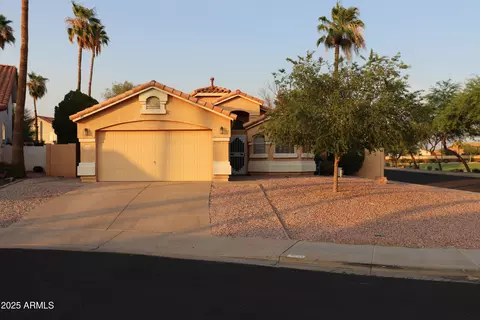 2033 S Raven Cir, Mesa, AZ 85209