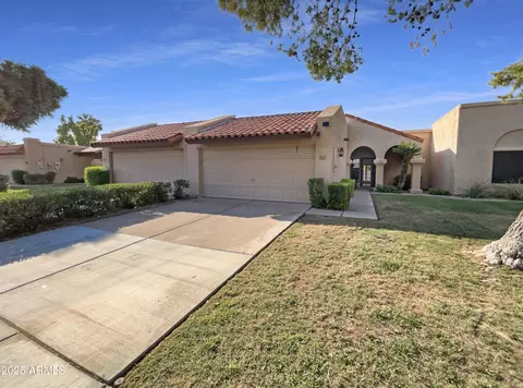 882 W Summit Pl, Chandler, AZ 85225