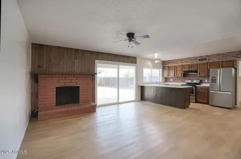 3025 W Villa Rita Dr, Phoenix, AZ 85053