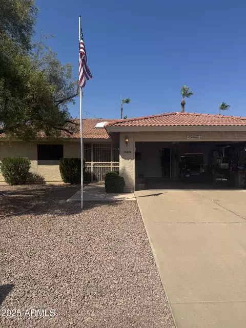 26609 S New Town Dr, Sun Lakes, AZ 85248