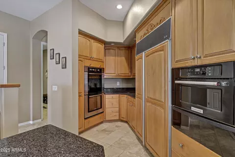 Kitchen - 4386 E Harwell Ct, Gilbert, AZ 85234 photo 6 of 8