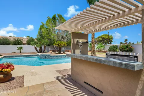Exterior - 4386 E Harwell Ct, Gilbert, AZ 85234 photo 10 of 17