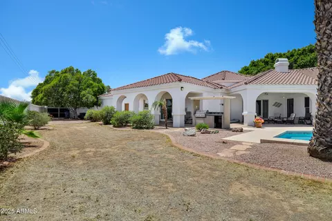 Exterior - 4386 E Harwell Ct, Gilbert, AZ 85234 photo 4 of 17