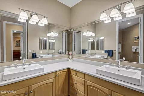 Bath - 4386 E Harwell Ct, Gilbert, AZ 85234 photo 1 of 6