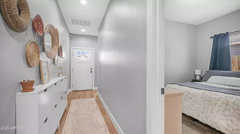 4931 S 11th Pl, Phoenix, AZ 85040 photo 4