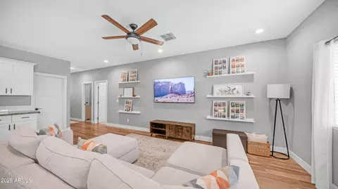 4931 S 11th Pl, Phoenix, AZ 85040 photo 7