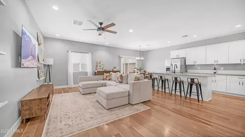 4931 S 11th Pl, Phoenix, AZ 85040 photo 5