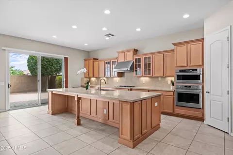 Kitchen - 2040 E Geronimo St, Chandler, AZ 85225 photo 1 of 2