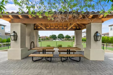 View/Area - 2040 E Geronimo St, Chandler, AZ 85225 photo 2 of 2