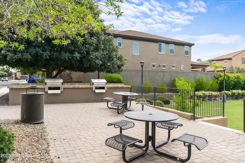 Exterior - 2040 E Geronimo St, Chandler, AZ 85225 photo 4 of 5