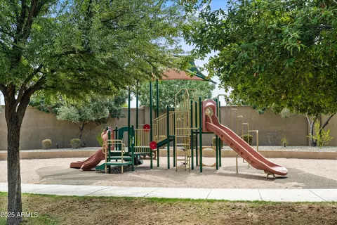 View/Area - 2040 E Geronimo St, Chandler, AZ 85225 photo 1 of 2