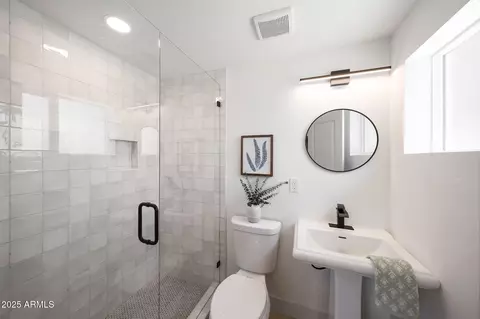 Bath - 3239 E Virginia Ave, Phoenix, AZ 85008 photo 2 of 3
