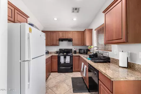 Kitchen - 4620 S 24th Ln, Phoenix, AZ 85041 photo 2 of 2