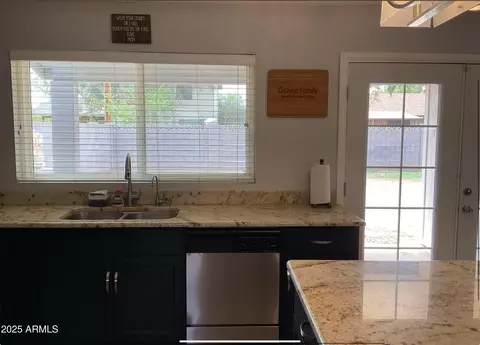 Kitchen - 4138 N 79th Ave, Phoenix, AZ 85033 photo 3 of 3