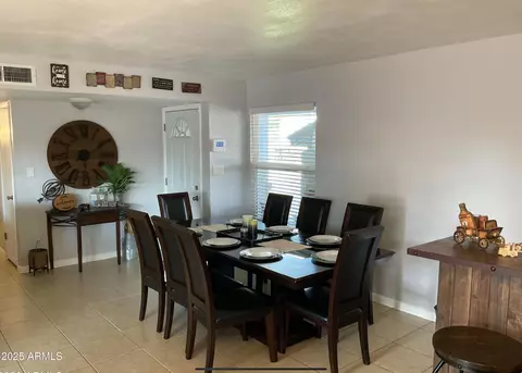 Dining - 4138 N 79th Ave, Phoenix, AZ 85033 photo 1 of 1