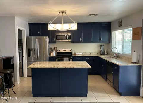 Kitchen - 4138 N 79th Ave, Phoenix, AZ 85033 photo 1 of 3