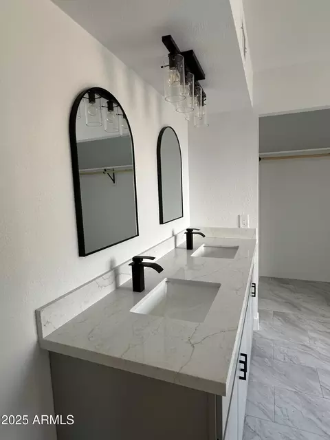 Bath - 2407 Encanto St, Mesa, AZ 85213 photo 1 of 6
