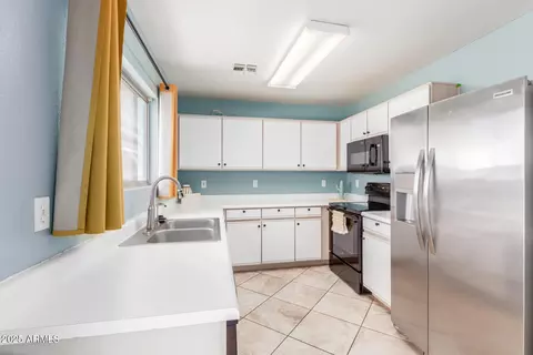 Kitchen - 10955 E Flossmoor Ave, Mesa, AZ 85208 photo 2 of 3