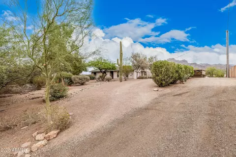 Exterior - 1061 N Arroya Rd, Apache Junction, AZ 85119 photo 3 of 12