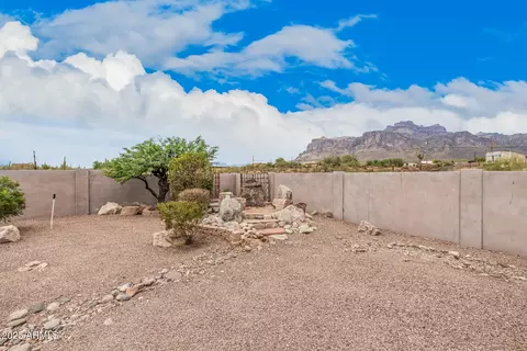 Exterior - 1061 N Arroya Rd, Apache Junction, AZ 85119 photo 11 of 12