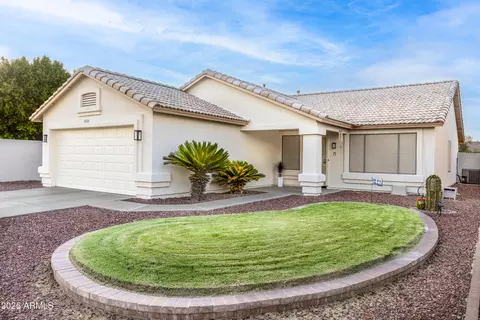 10322 W Medlock Dr, Glendale, AZ 85307