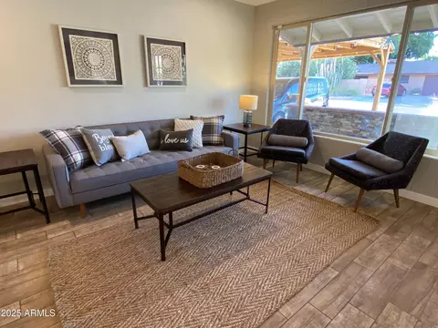 Living - 1901 E Ocotillo Rd, Phoenix, AZ 85016 photo 4 of 5
