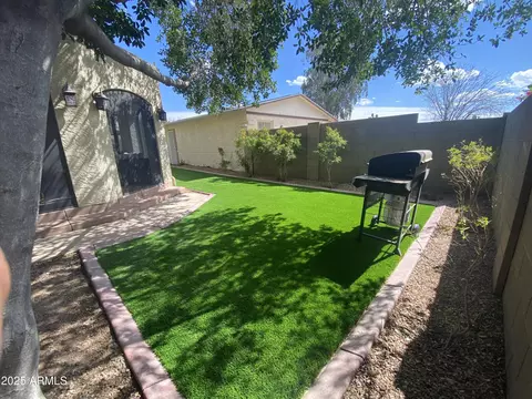 Exterior - 1901 E Ocotillo Rd, Phoenix, AZ 85016 photo 6 of 10