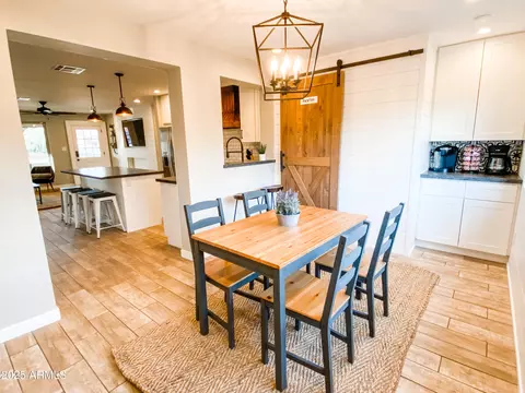 Dining - 1901 E Ocotillo Rd, Phoenix, AZ 85016 photo 1 of 2