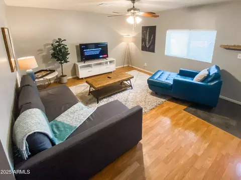 Living - 1901 E Ocotillo Rd, Phoenix, AZ 85016 photo 5 of 5
