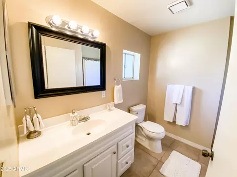 Bath - 1901 E Ocotillo Rd, Phoenix, AZ 85016 photo 6 of 6