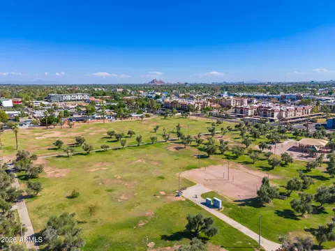 View/Area - 3002 E Glenrosa Ave, Phoenix, AZ 85016 photo 10 of 19