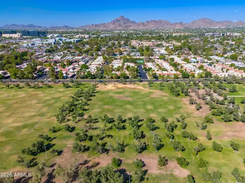 View/Area - 3002 E Glenrosa Ave, Phoenix, AZ 85016 photo 13 of 19