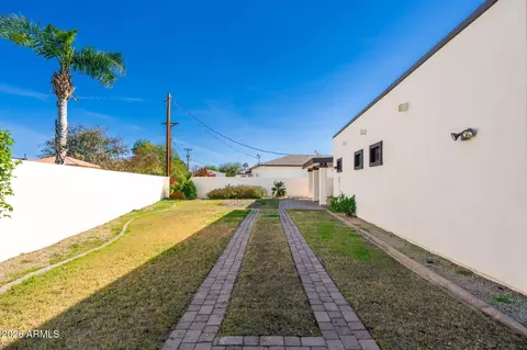 Exterior - 3002 E Glenrosa Ave, Phoenix, AZ 85016 photo 5 of 5