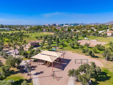 View/Area - 3002 E Glenrosa Ave, Phoenix, AZ 85016 photo 12 of 19