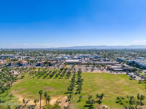 View/Area - 3002 E Glenrosa Ave, Phoenix, AZ 85016 photo 9 of 19