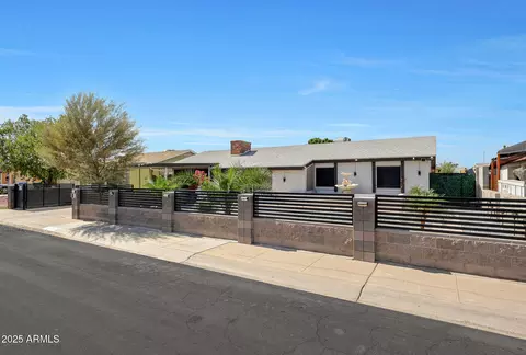 8202 W Turney Ave, Phoenix, AZ 85033