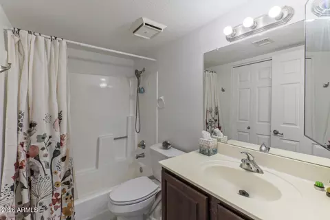 Bath - 1720 E Thunderbird Rd #2003, Phoenix, AZ 85022 photo 1 of 2