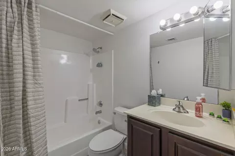 Bath - 1720 E Thunderbird Rd #2003, Phoenix, AZ 85022 photo 2 of 2
