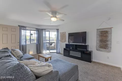 Living - 1720 E Thunderbird Rd #2003, Phoenix, AZ 85022 photo 1 of 3