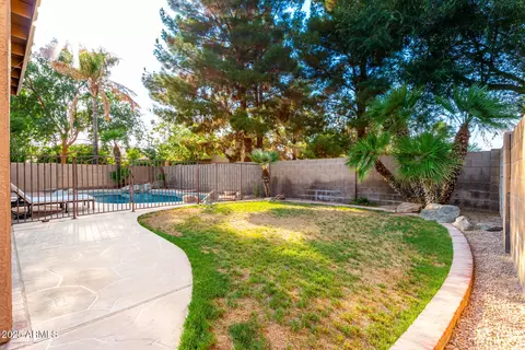 Exterior - 670 E Betsy Ln, Gilbert, AZ 85296 photo 5 of 22