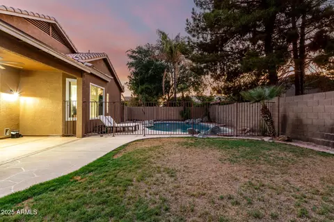Exterior - 670 E Betsy Ln, Gilbert, AZ 85296 photo 11 of 22