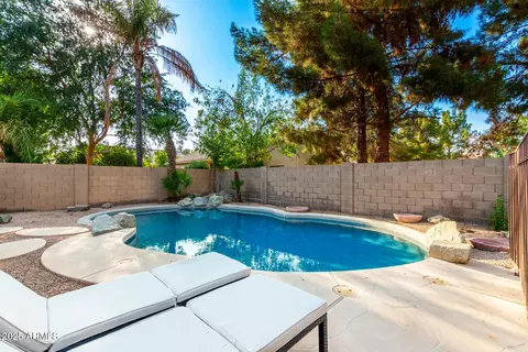 Exterior - 670 E Betsy Ln, Gilbert, AZ 85296 photo 15 of 22