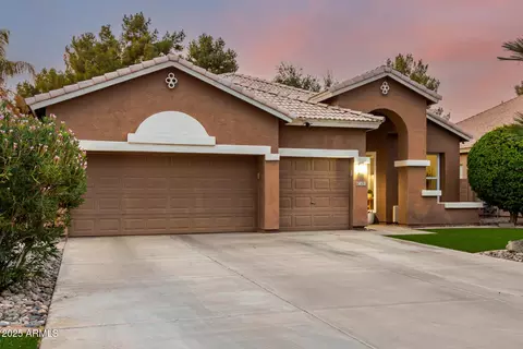 Exterior - 670 E Betsy Ln, Gilbert, AZ 85296 photo 8 of 22