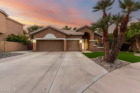Exterior - 670 E Betsy Ln, Gilbert, AZ 85296 photo 7 of 22