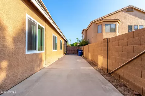 Exterior - 670 E Betsy Ln, Gilbert, AZ 85296 photo 20 of 22