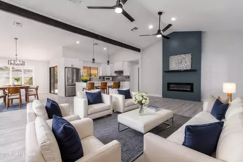 13903 W Gable Hill Dr, Sun City West, AZ 85375