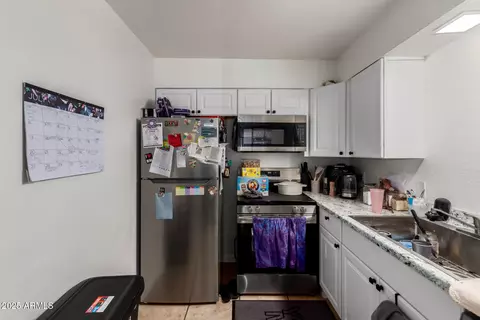 Kitchen - 1319 E Vista Ave, Phoenix, AZ 85020 photo 2 of 7