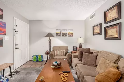 Living - 1319 E Vista Ave, Phoenix, AZ 85020 photo 8 of 8