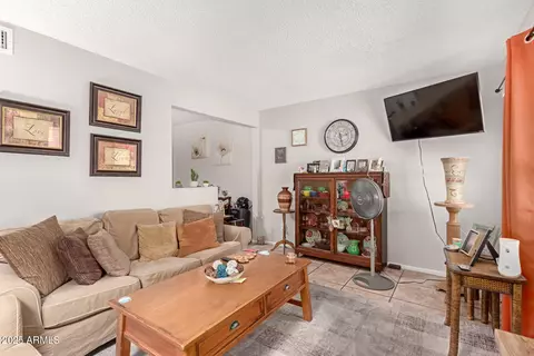 Living - 1319 E Vista Ave, Phoenix, AZ 85020 photo 6 of 8